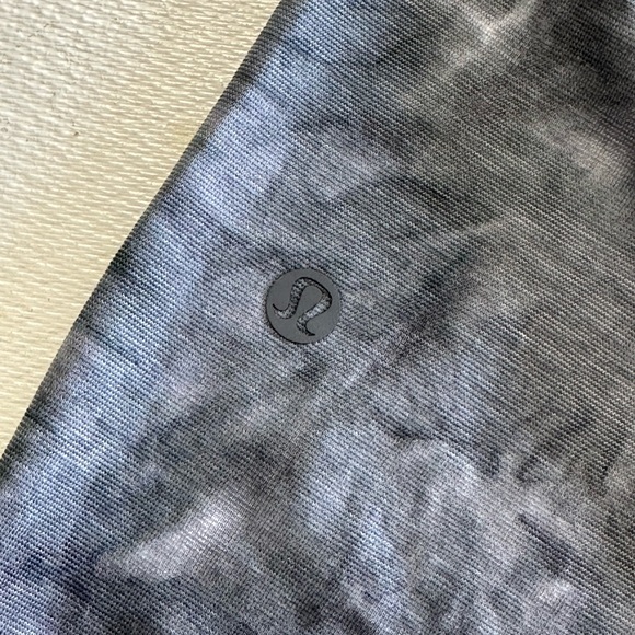 Lululemon Mens Evolution Polo *Wash in Diamond Dye Asphalt Grey Size Large EUC - Picture 8 of 12